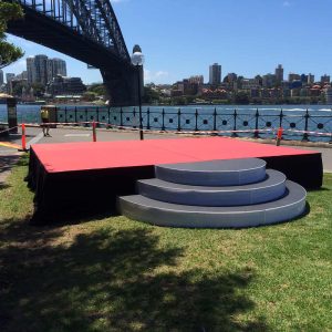 Megadeck Grass Stage