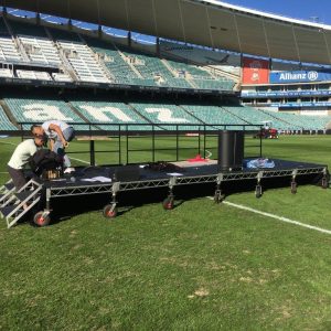Megadeck Pneumatic Stage