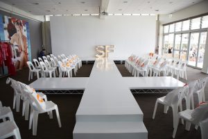 T Shape Vinyl Catwalk with Exposed Edges